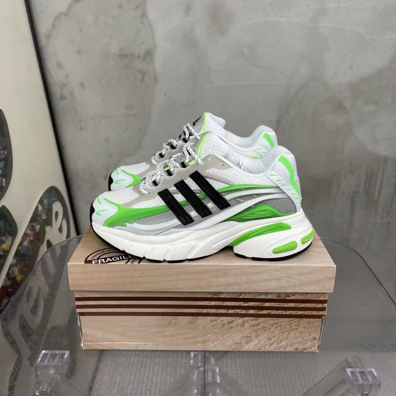 Pharrell Williams x adidas Adistar Jellyfish-002