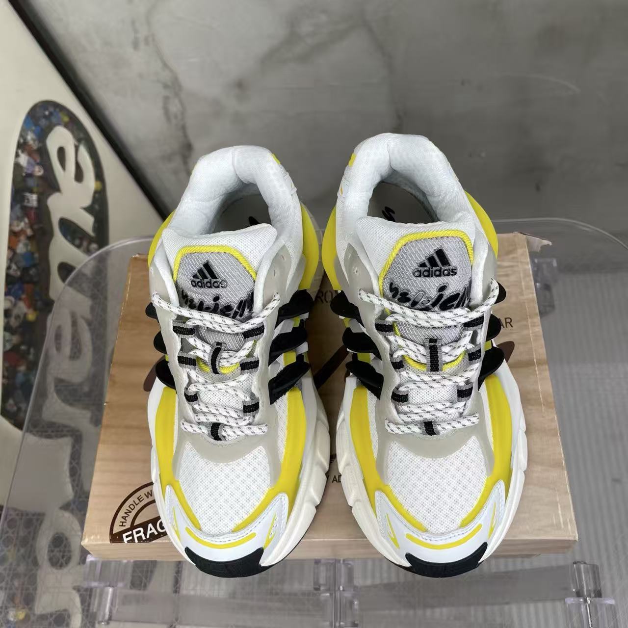 Pharrell Williams x adidas Adistar Jellyfish-003