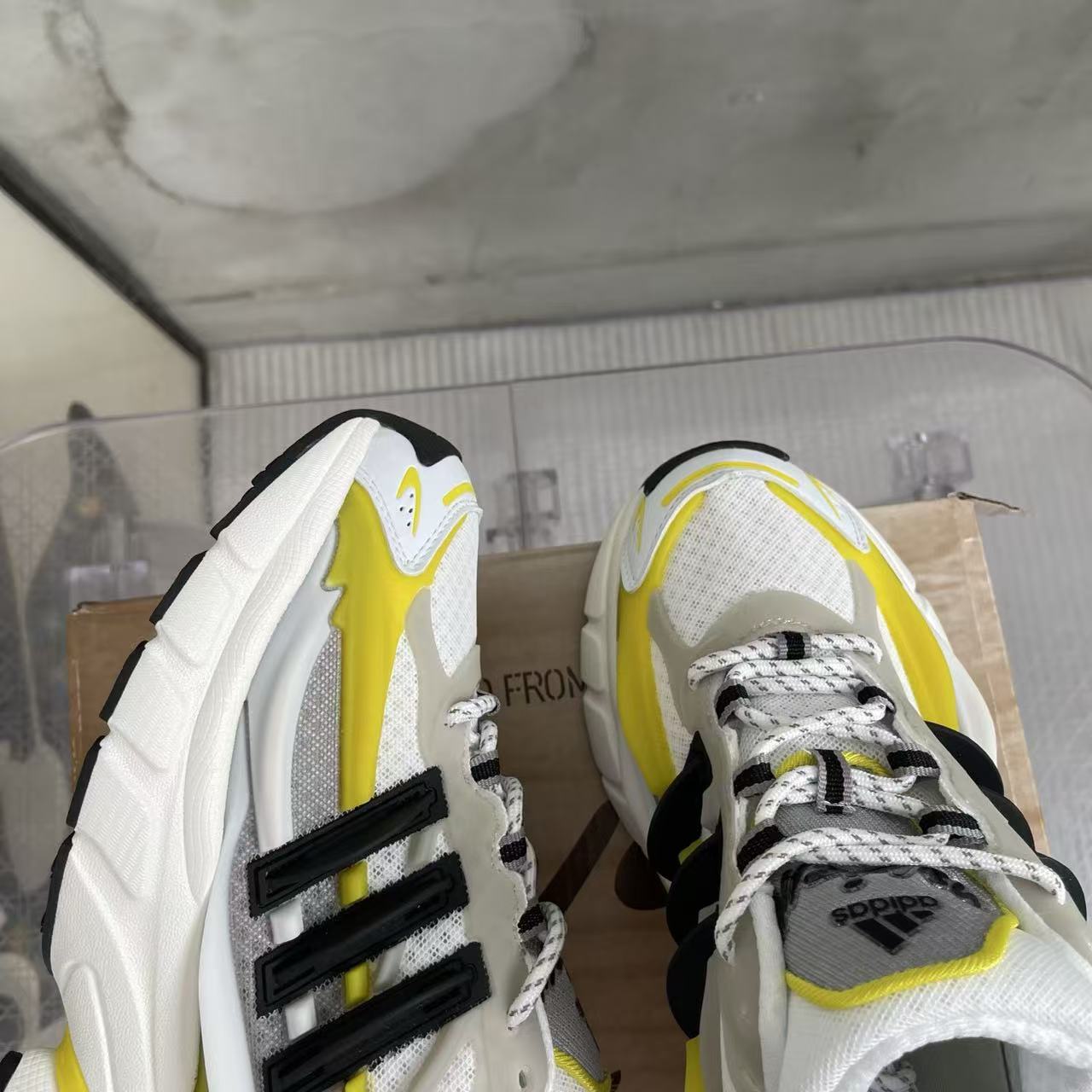 Pharrell Williams x adidas Adistar Jellyfish-003