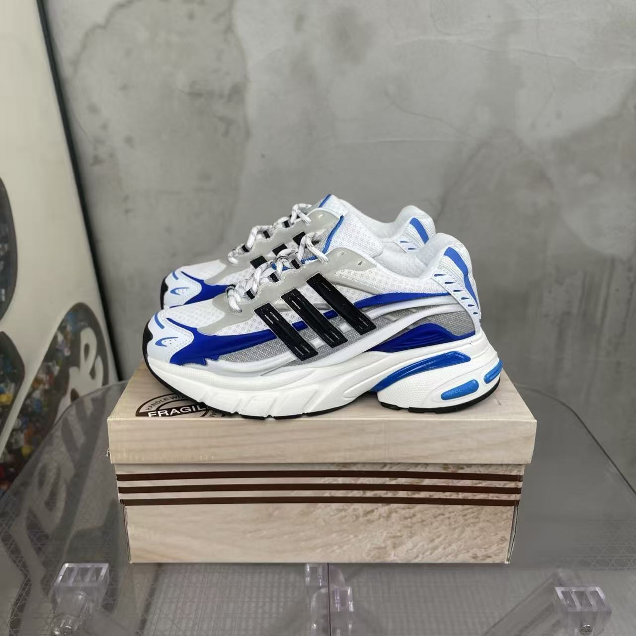 Pharrell Williams x adidas Adistar Jellyfish-004
