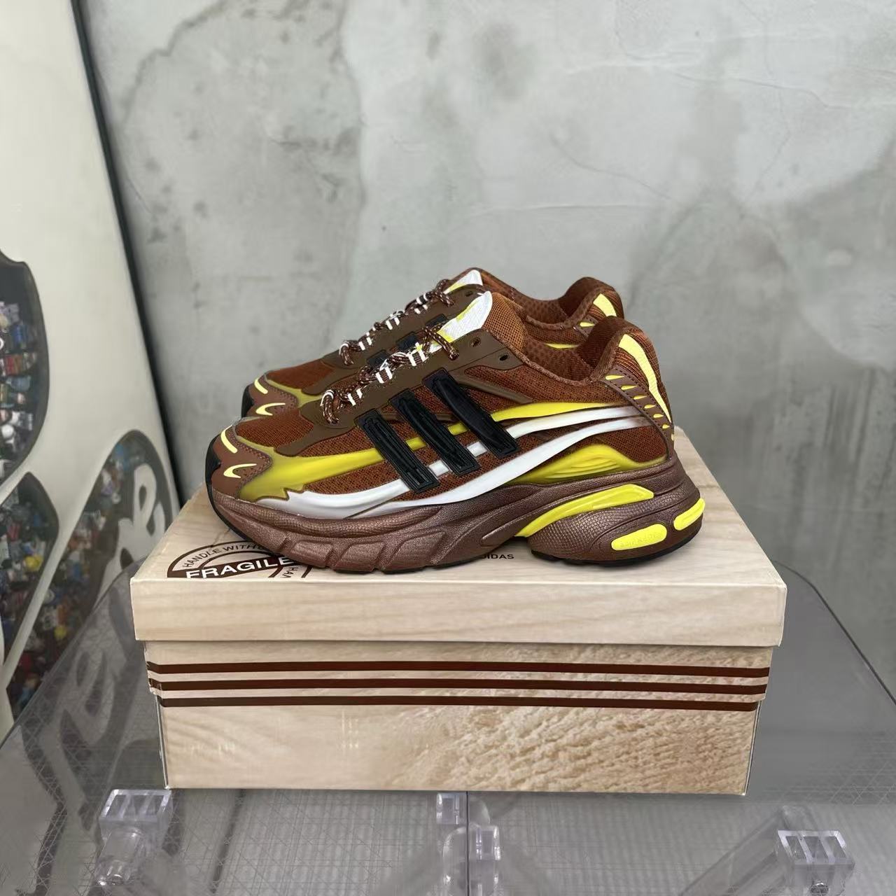 Pharrell Williams x adidas Adistar Jellyfish-005