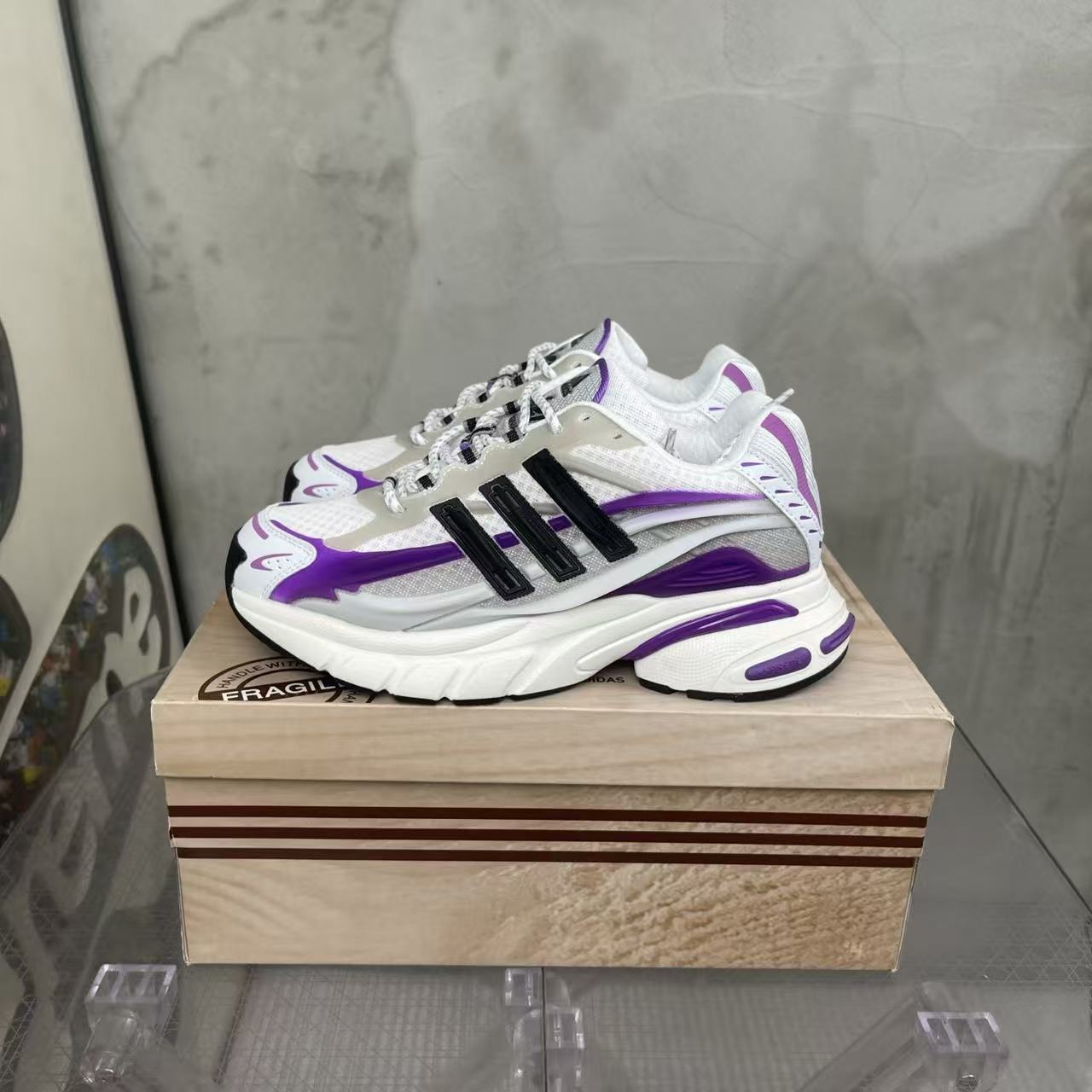 Pharrell Williams x adidas Adistar Jellyfish-006