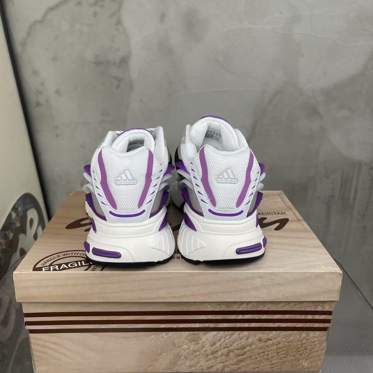 Pharrell Williams x adidas Adistar Jellyfish-006