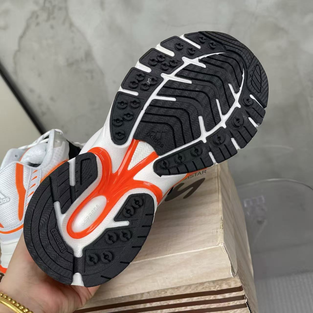 Pharrell Williams x adidas Adistar Jellyfish-008