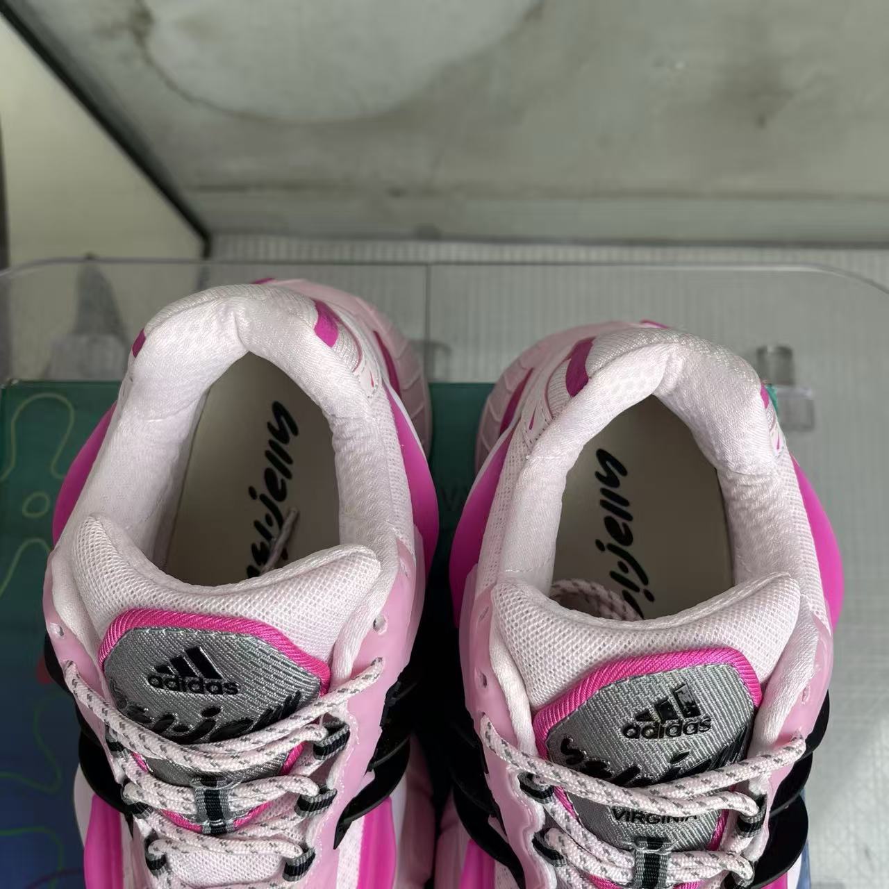 Pharrell Williams x adidas Adistar Jellyfish-010