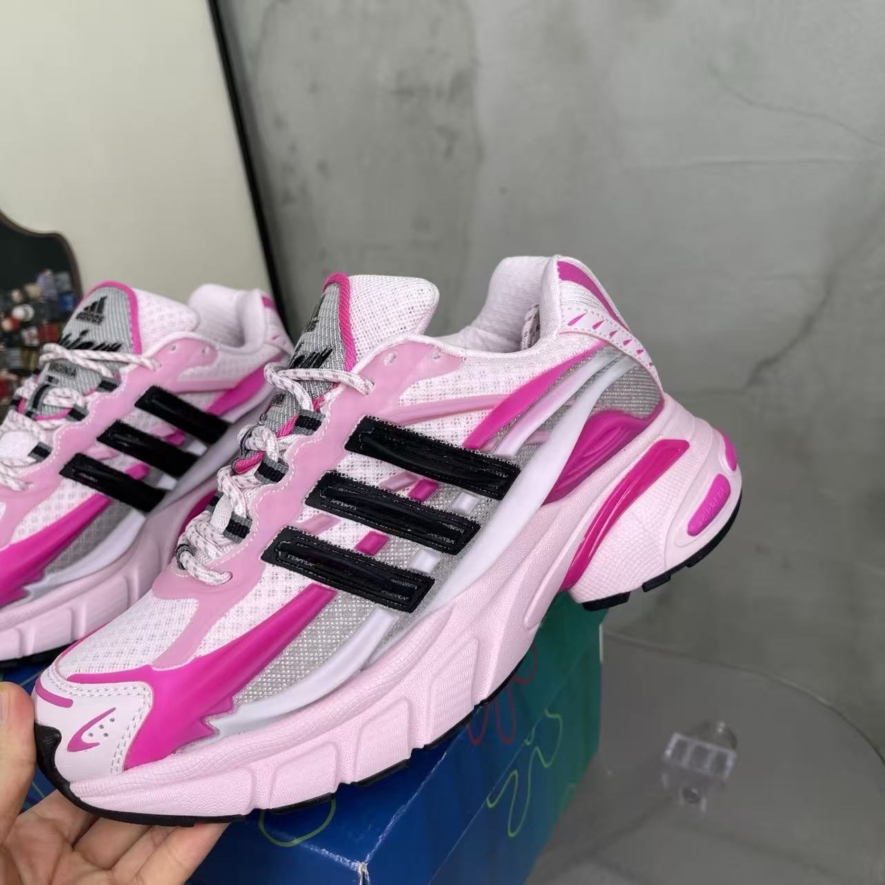 Pharrell Williams x adidas Adistar Jellyfish-010