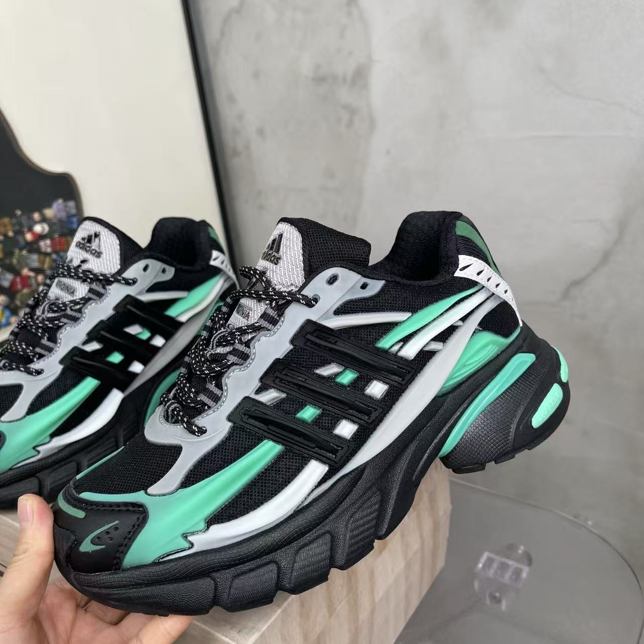 Pharrell Williams x adidas Adistar Jellyfish-011