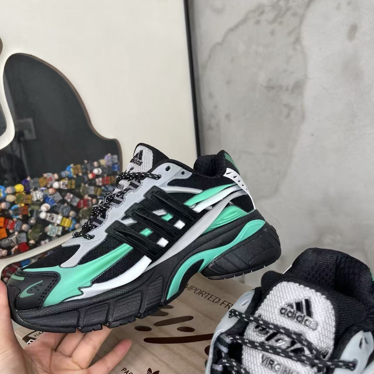 Pharrell Williams x adidas Adistar Jellyfish-011