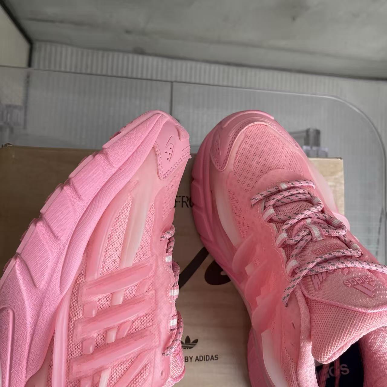 Pharrell Williams x adidas Adistar Jellyfish-012