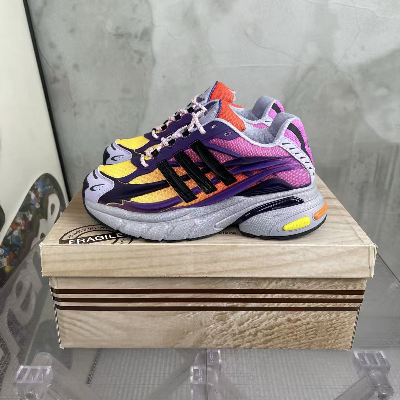 Pharrell Williams x adidas Adistar Jellyfish-013