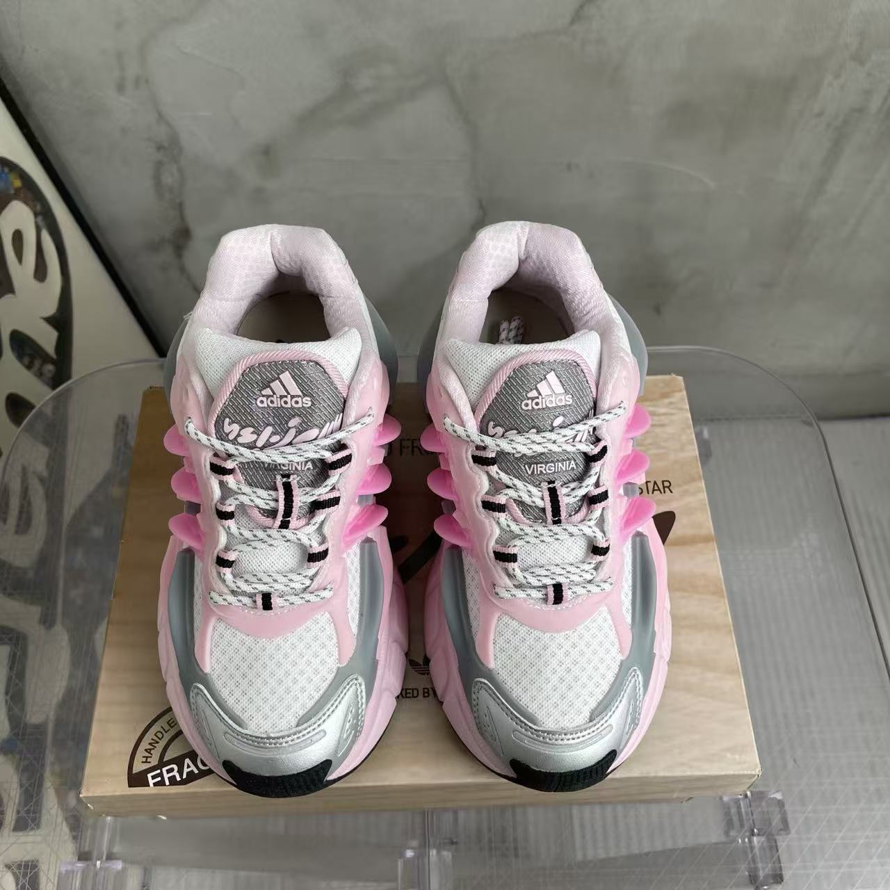 Pharrell Williams x adidas Adistar Jellyfish-014
