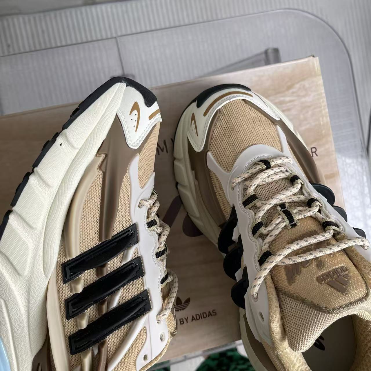 Pharrell Williams x adidas Adistar Jellyfish-017