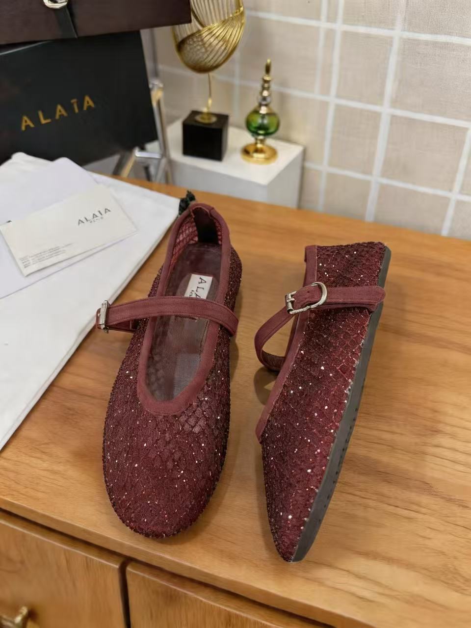 Alaia Shoes AAA(Women)-002