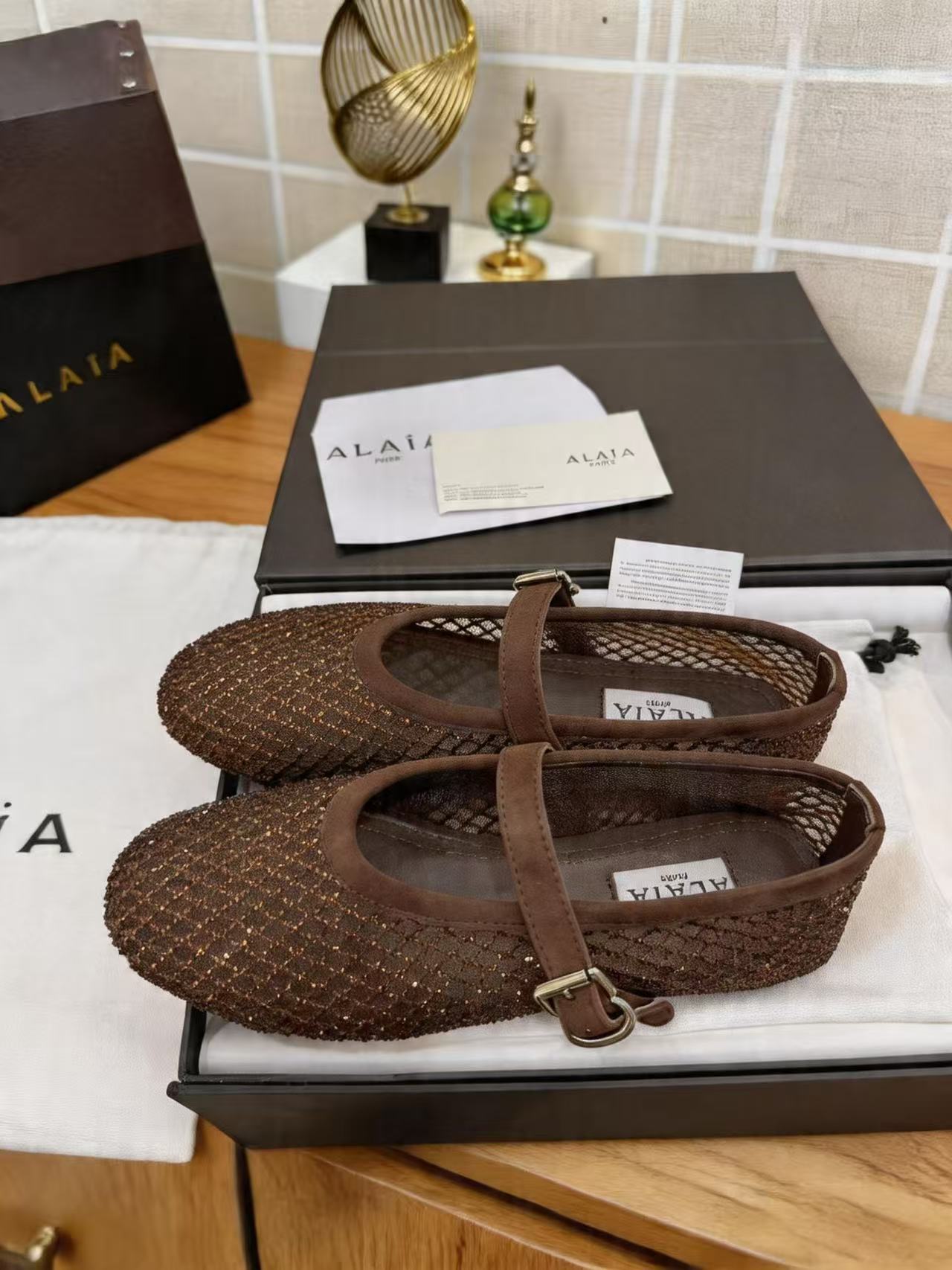 Alaia Shoes AAA(Women)-004