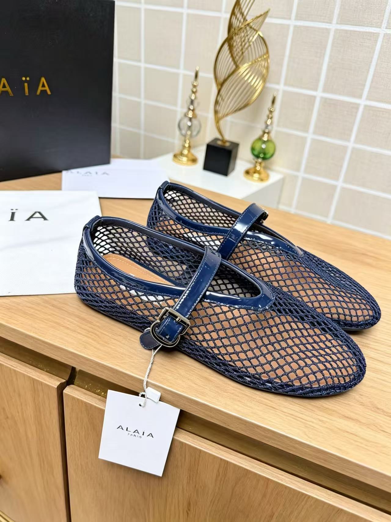 Alaia Shoes AAA(Women)-007