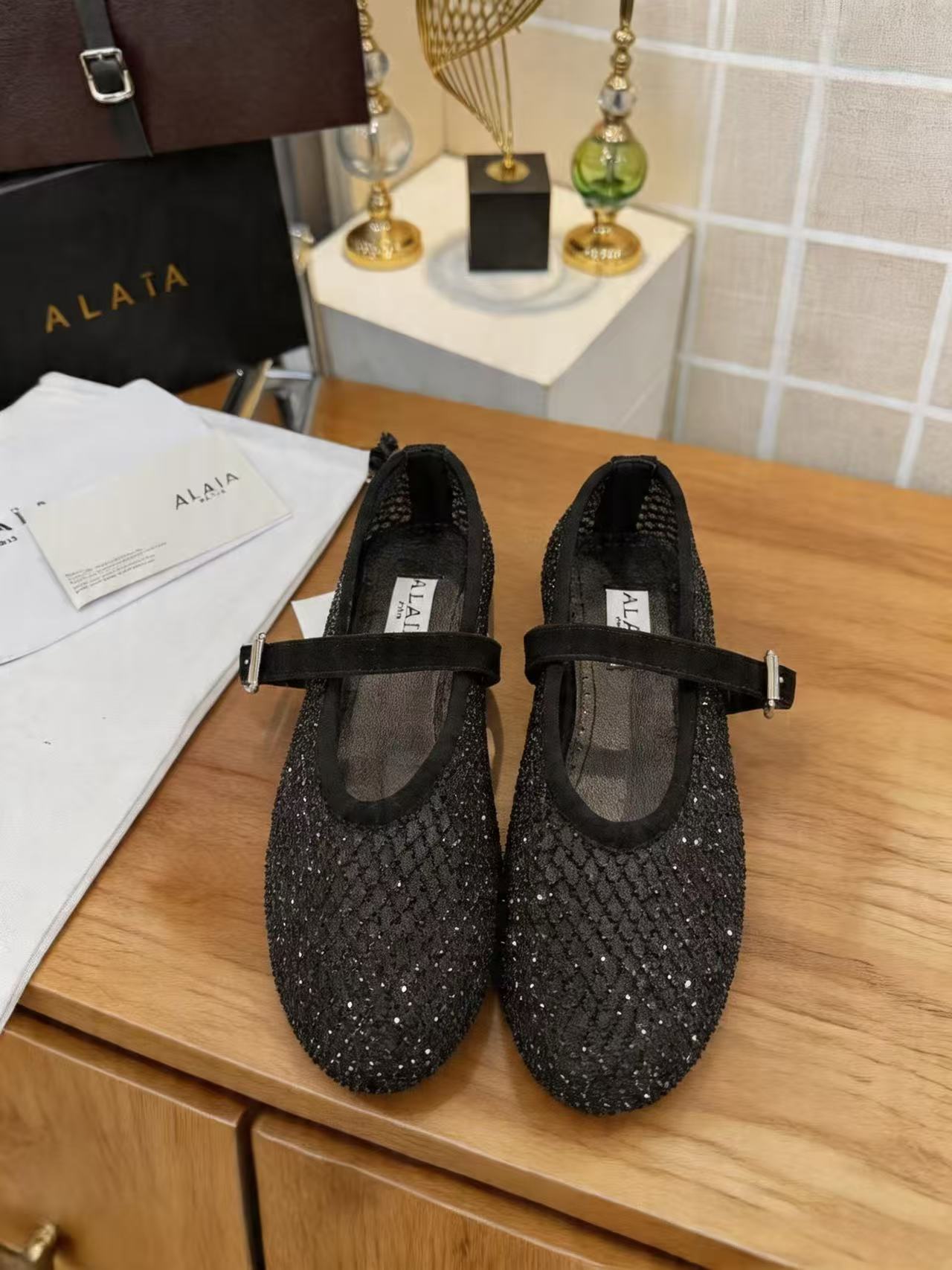Alaia Shoes AAA(Women)-006