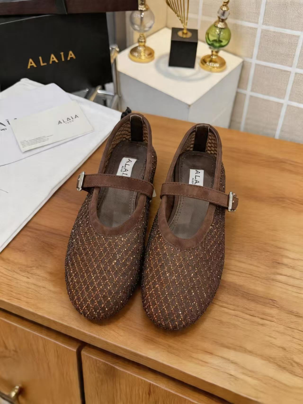 Alaia Shoes AAA(Women)-004