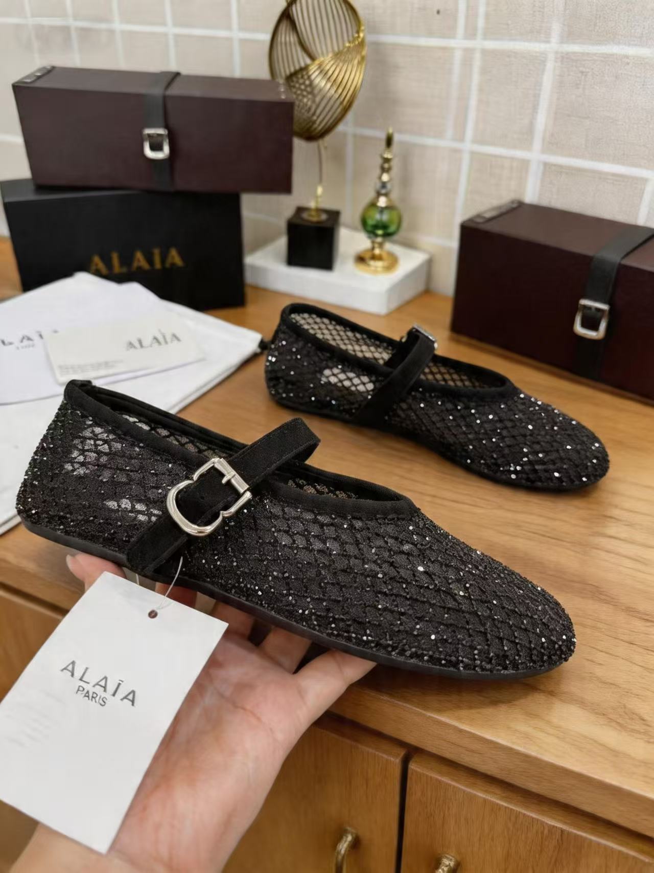 Alaia Shoes AAA(Women)-006