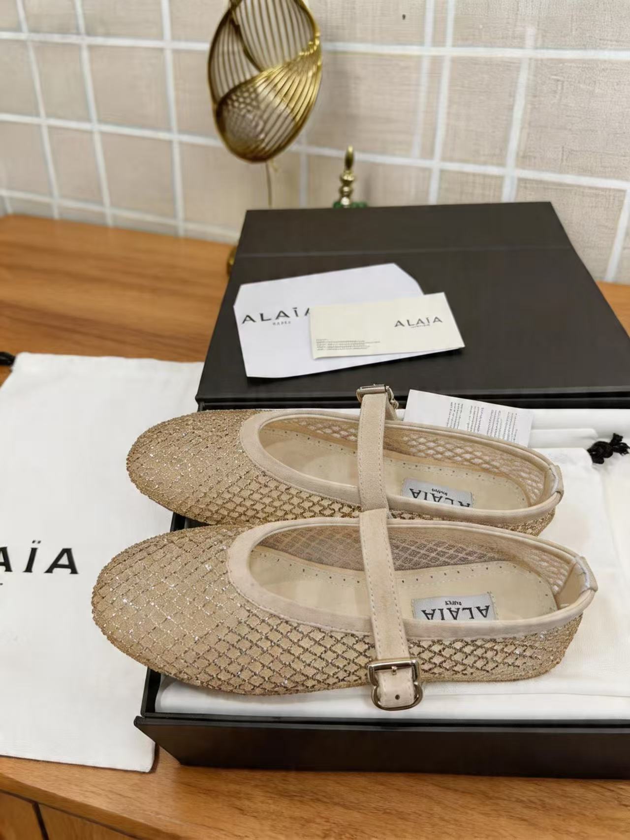 Alaia Shoes AAA(Women)-001