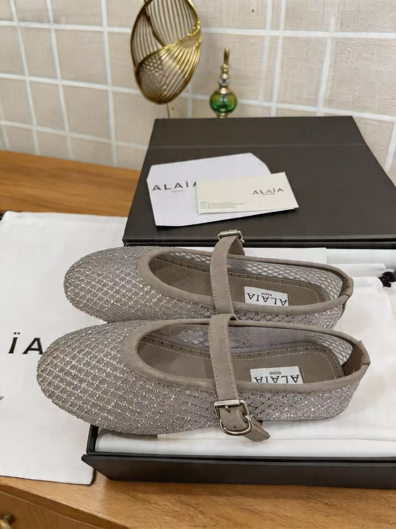 Alaia Shoes AAA(Women)-003