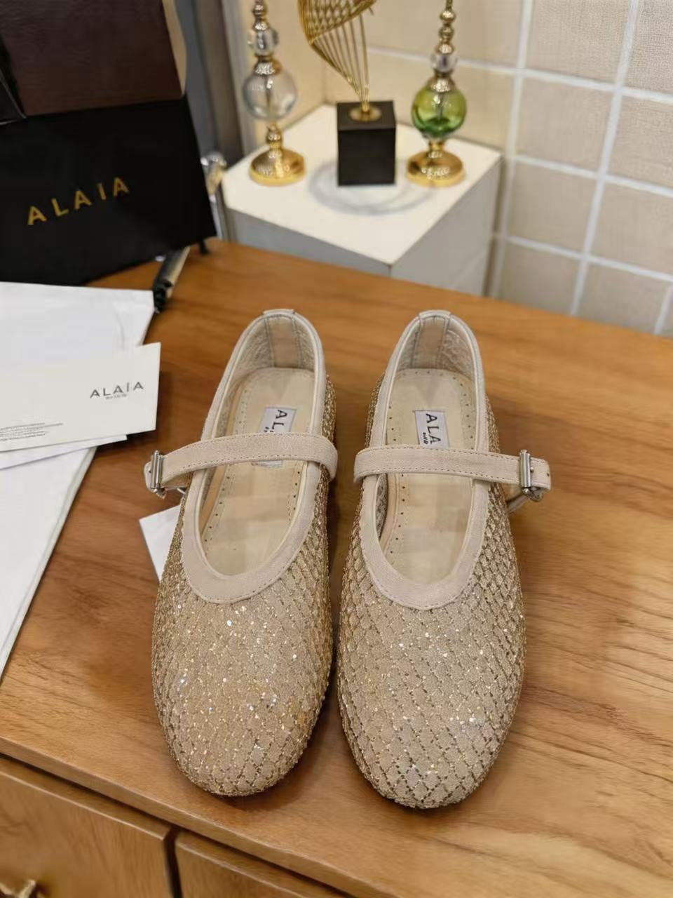 Alaia Shoes AAA(Women)-001