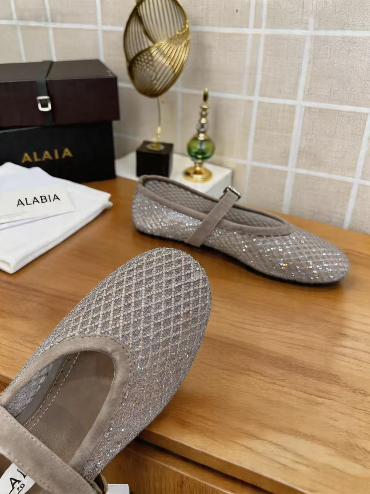 Alaia Shoes AAA(Women)-003