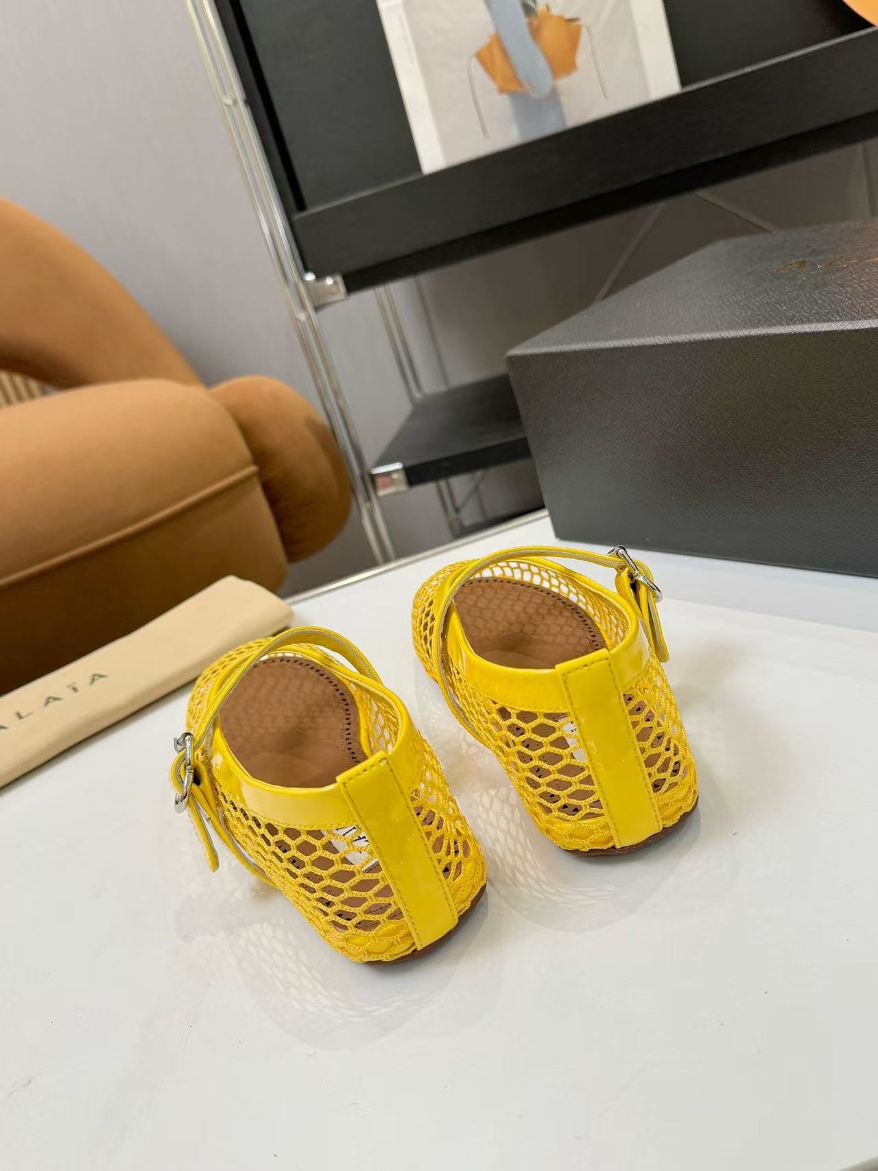 Alaia Shoes AAA(Women)-016