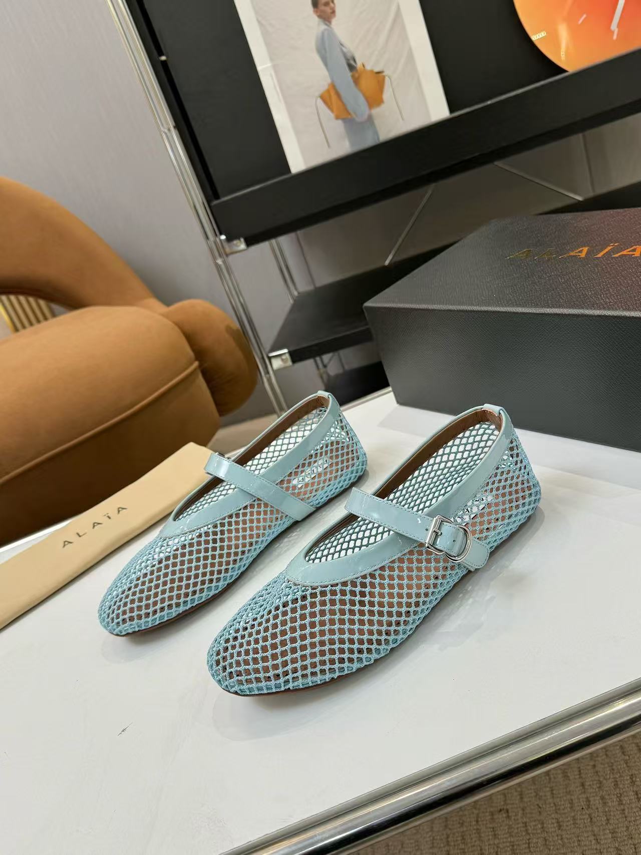 Alaia Shoes AAA(Women)-014