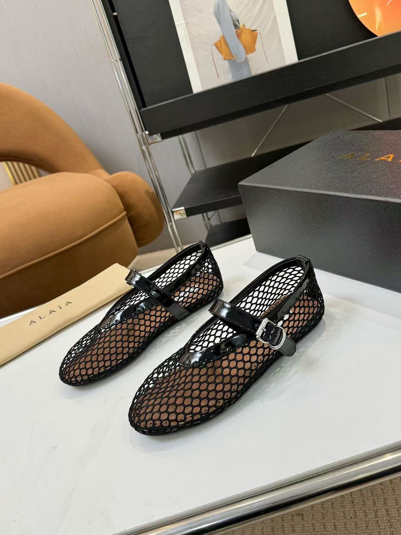 Alaia Shoes AAA(Women)-018