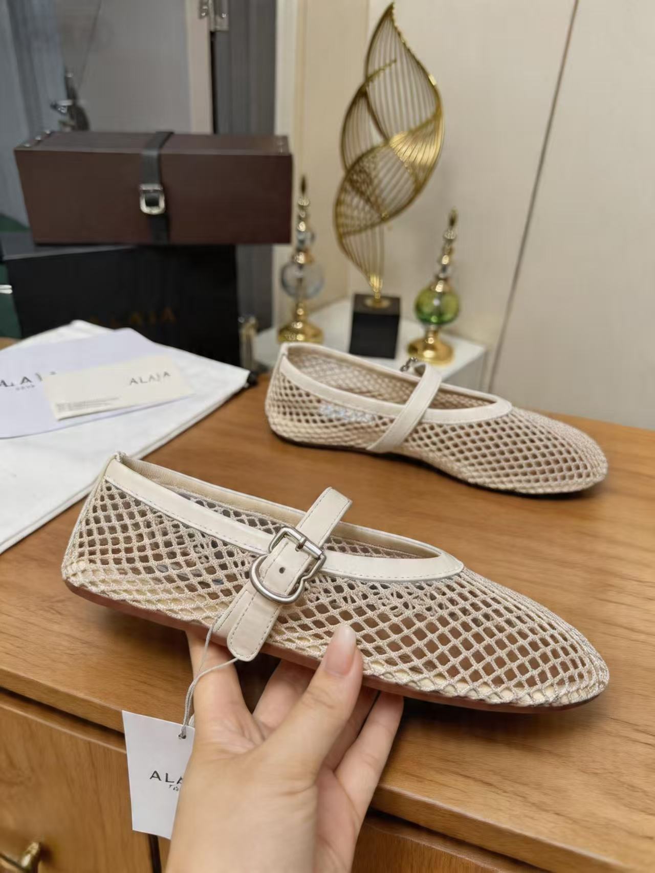 Alaia Shoes AAA(Women)-020