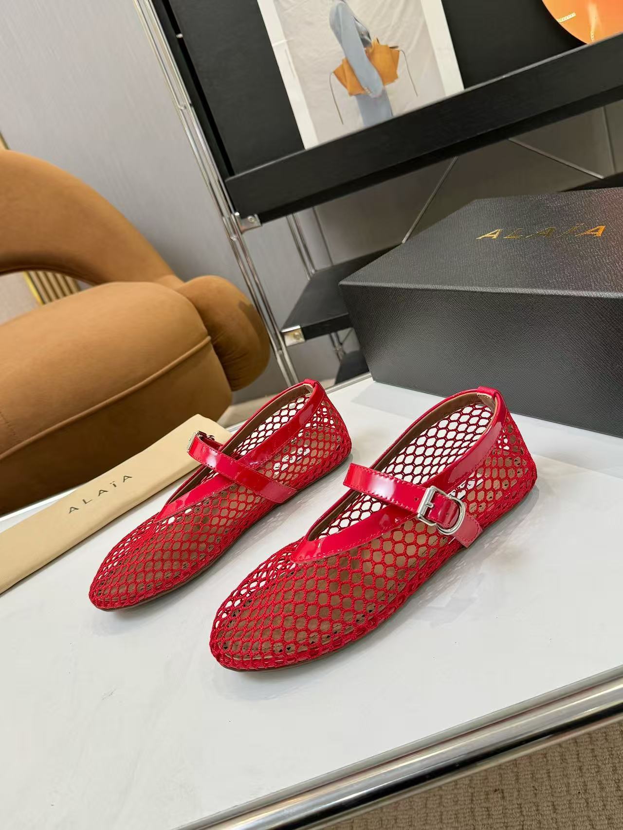 Alaia Shoes AAA(Women)-017