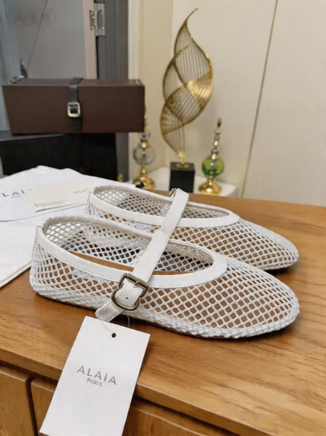 Alaia Shoes AAA(Women)-008