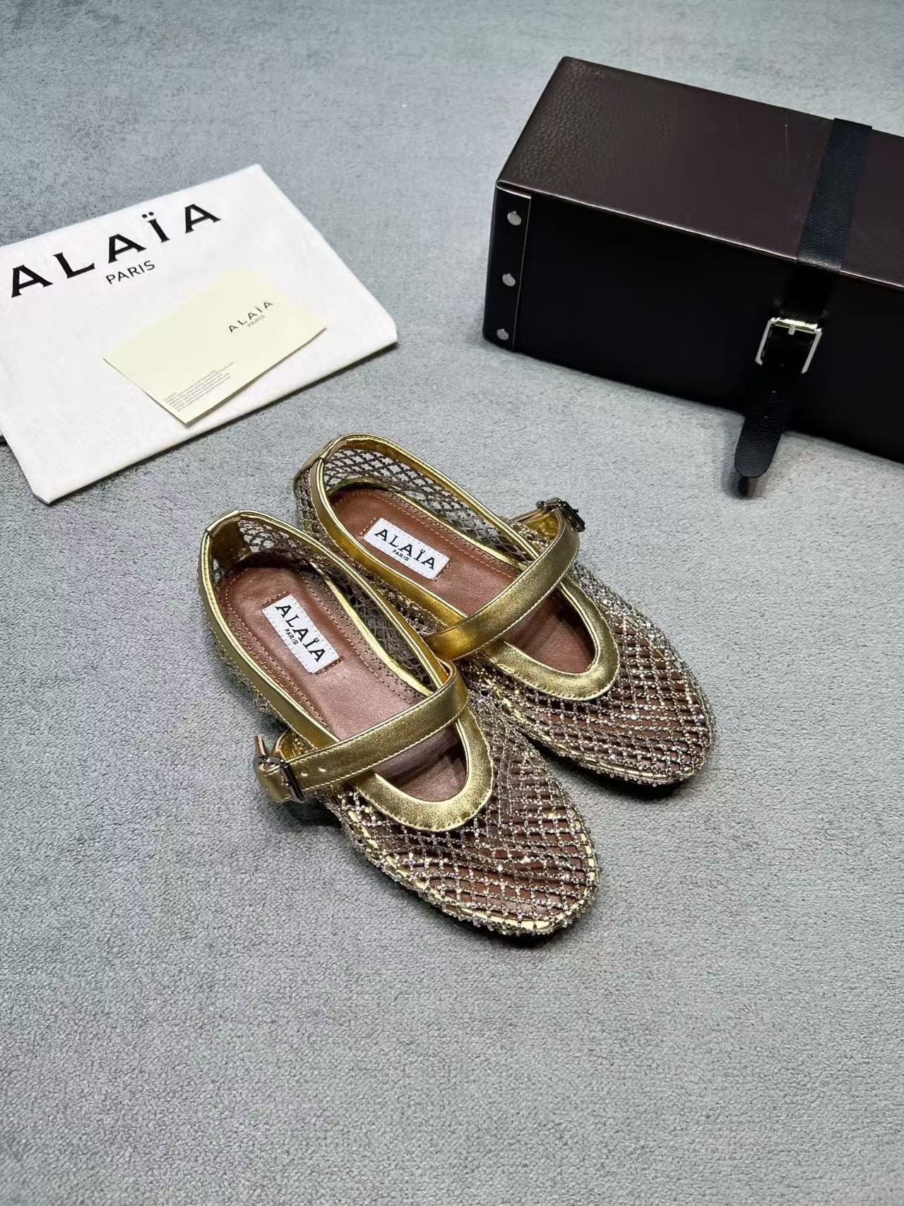 Alaia Shoes AAA(Women)-012