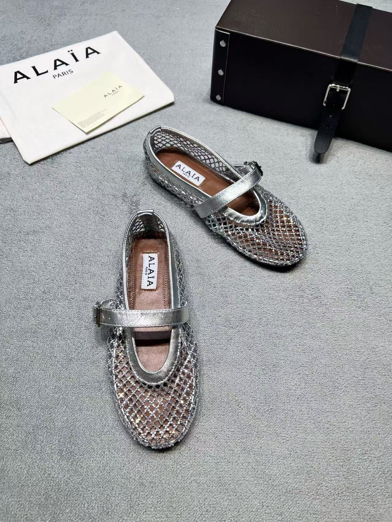 Alaia Shoes AAA(Women)-011
