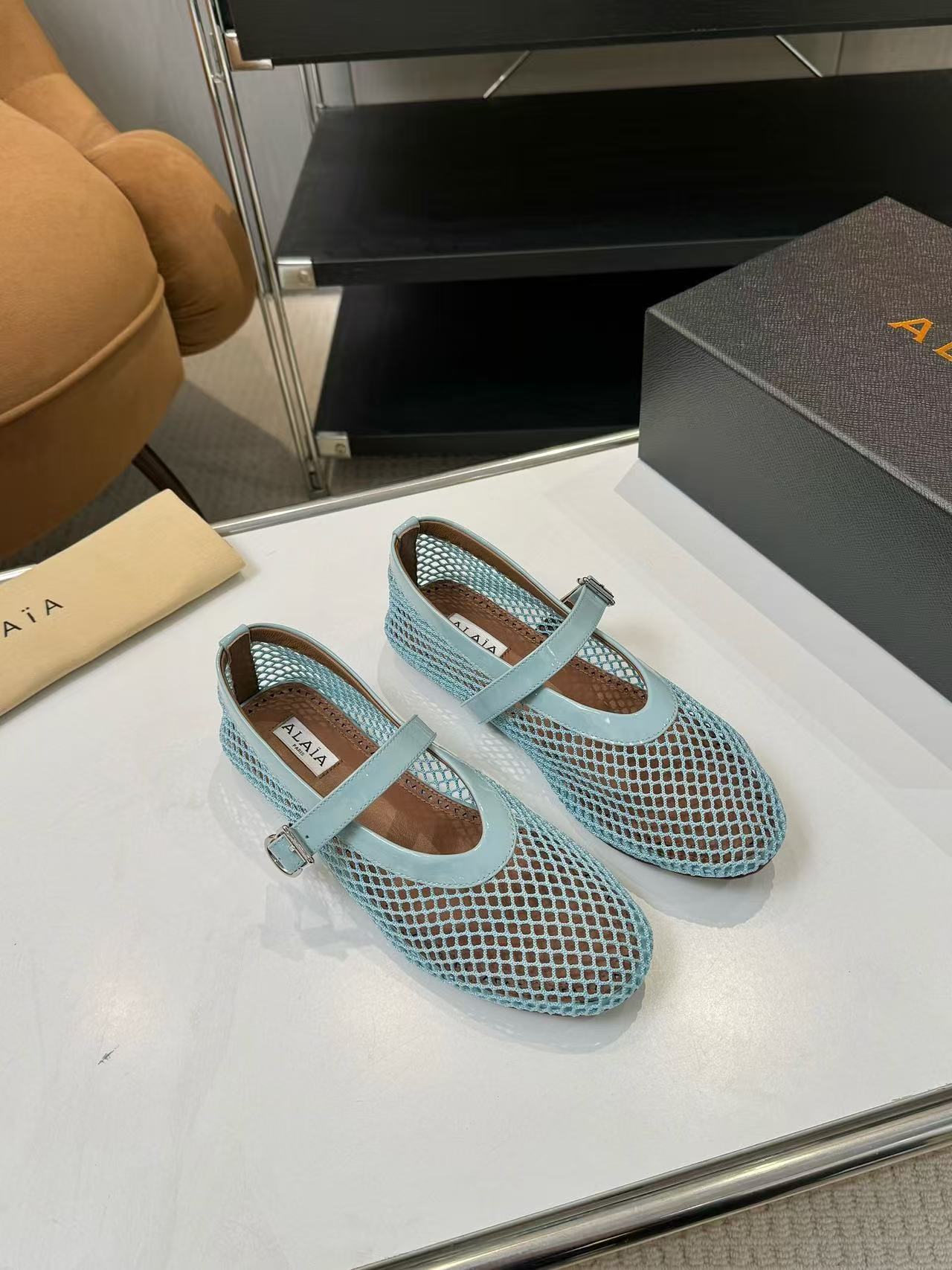 Alaia Shoes AAA(Women)-014