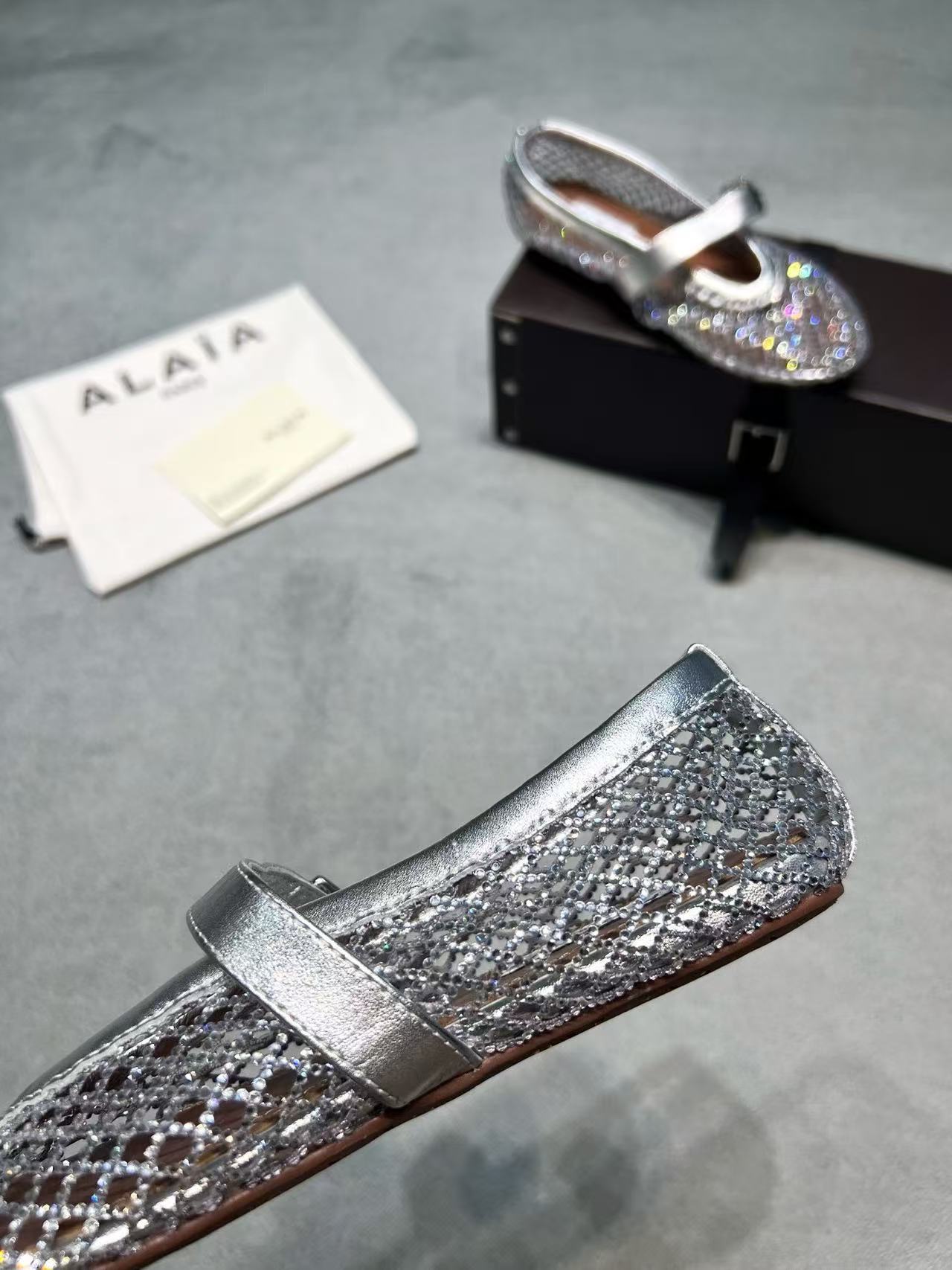 Alaia Shoes AAA(Women)-011