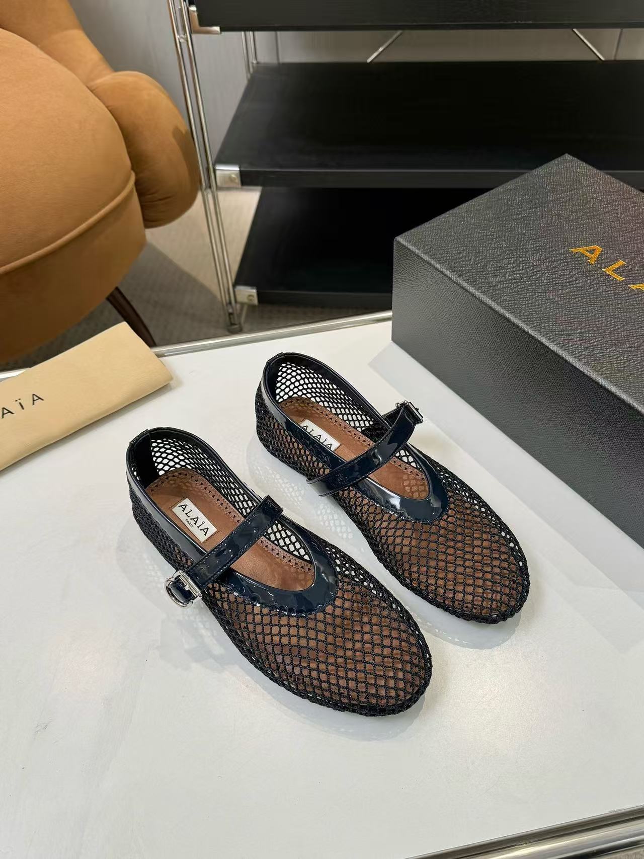 Alaia Shoes AAA(Women)-019