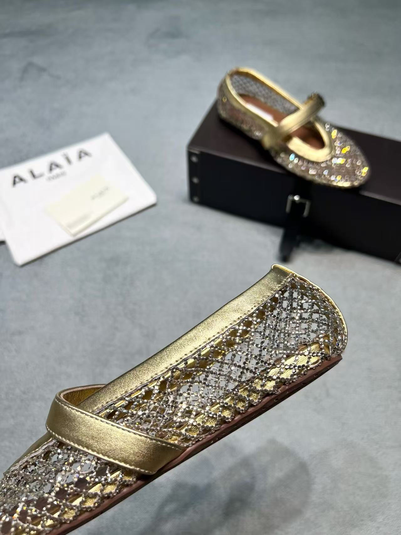 Alaia Shoes AAA(Women)-012