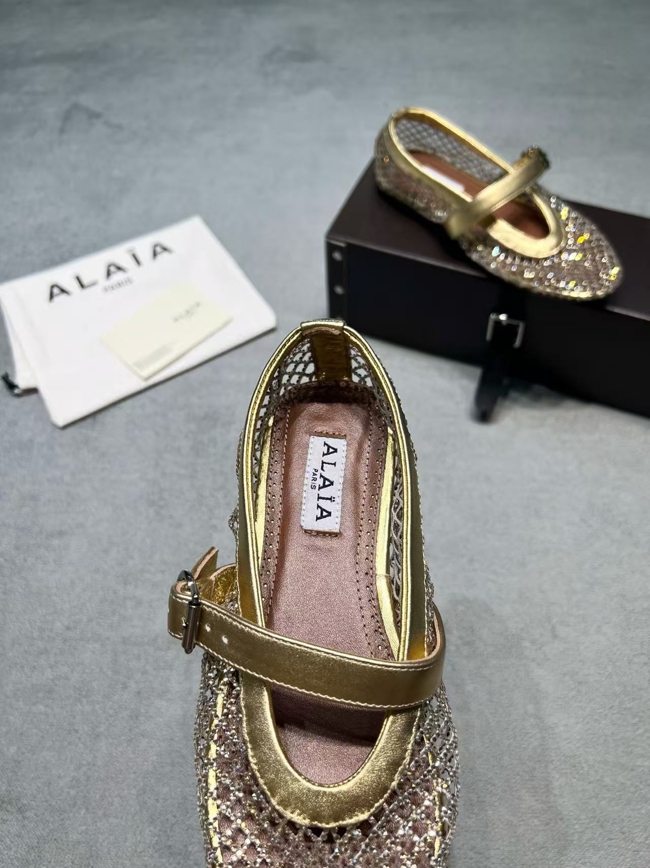 Alaia Shoes AAA(Women)-012
