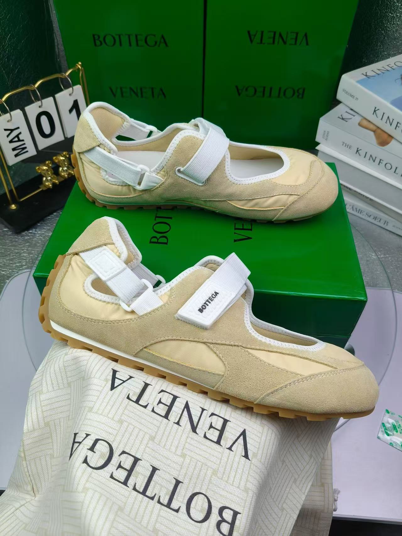 Bottega Veneta Shoes(AAA)-067