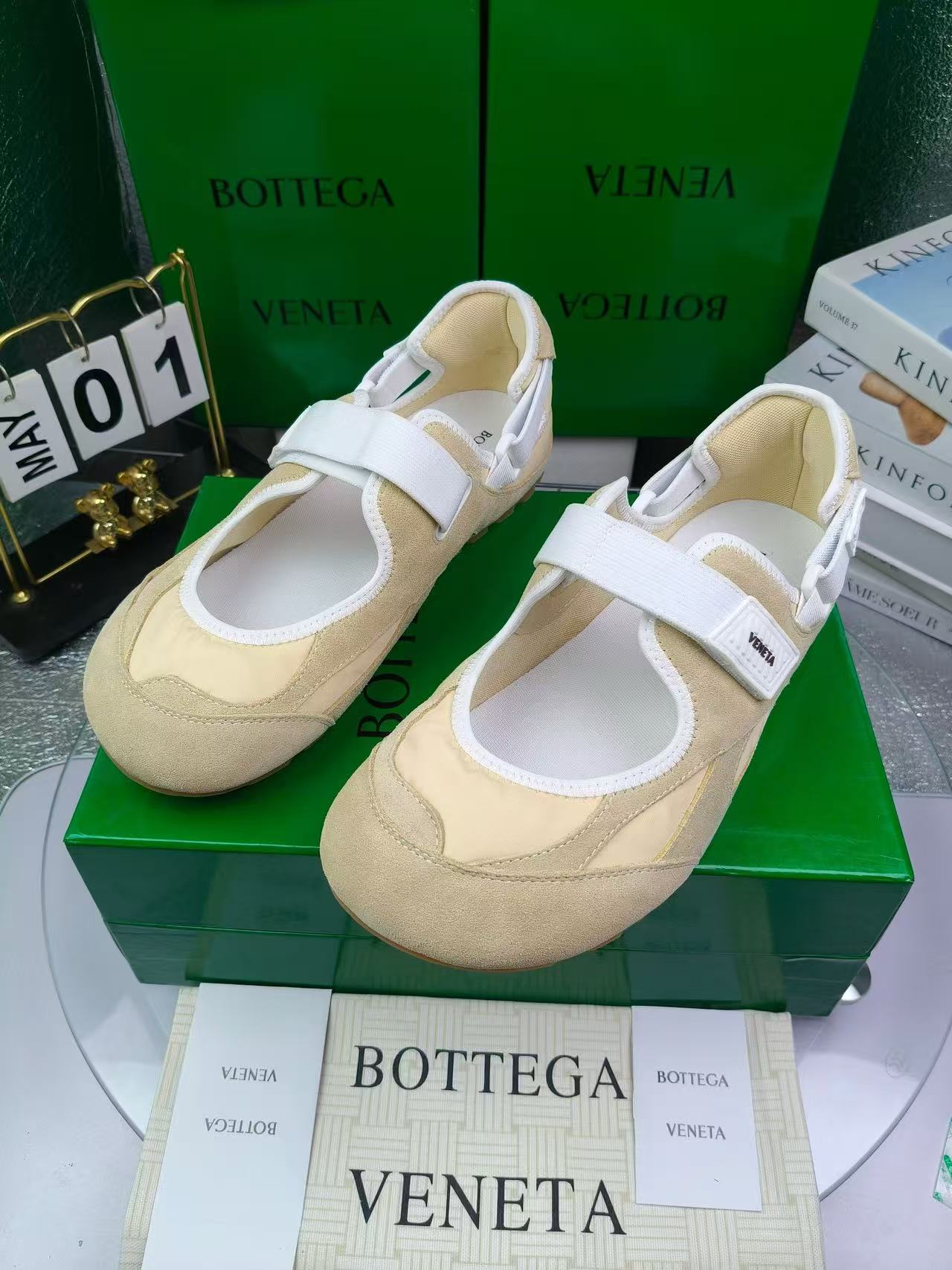 Bottega Veneta Shoes(AAA)-067