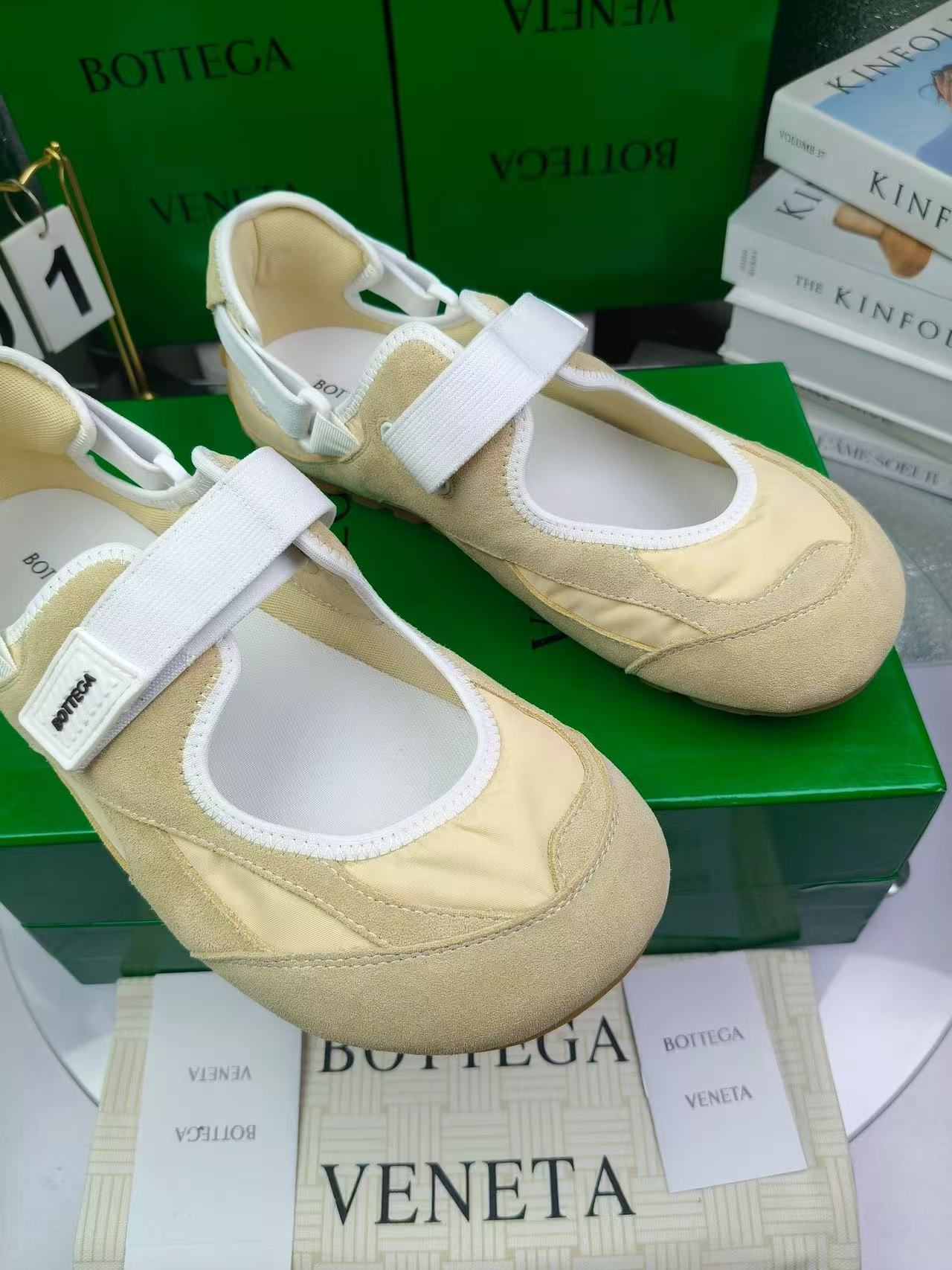 Bottega Veneta Shoes(AAA)-067