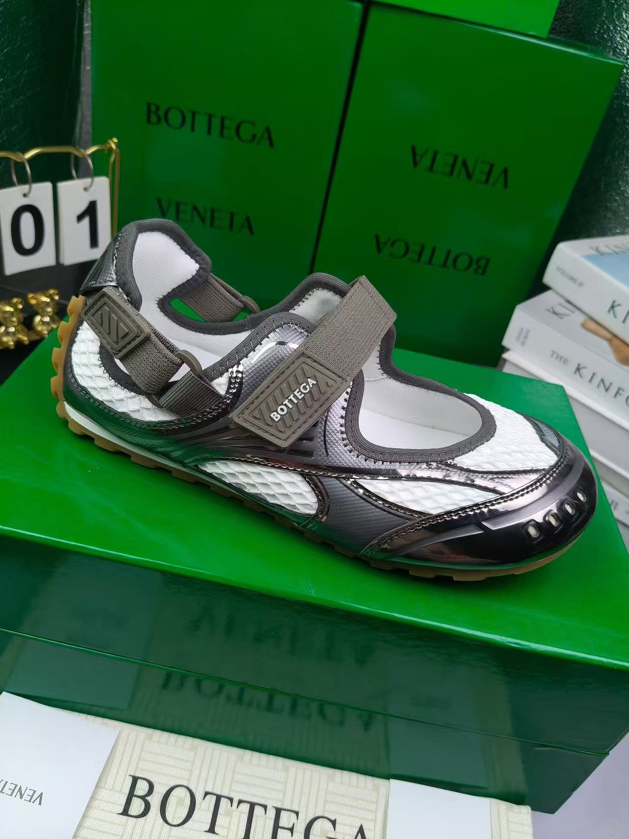 Bottega Veneta Shoes(AAA)-064