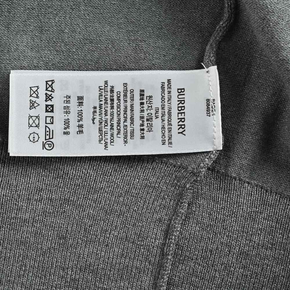 Burberry Sweater-033