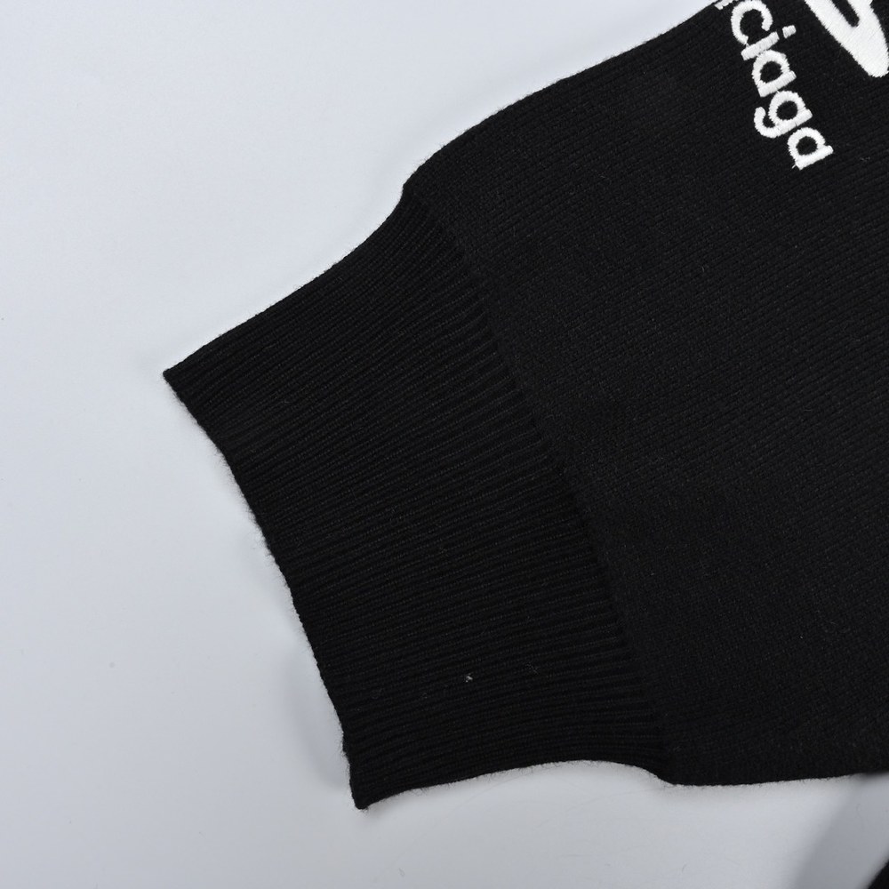 Balenciaga Sweater-045