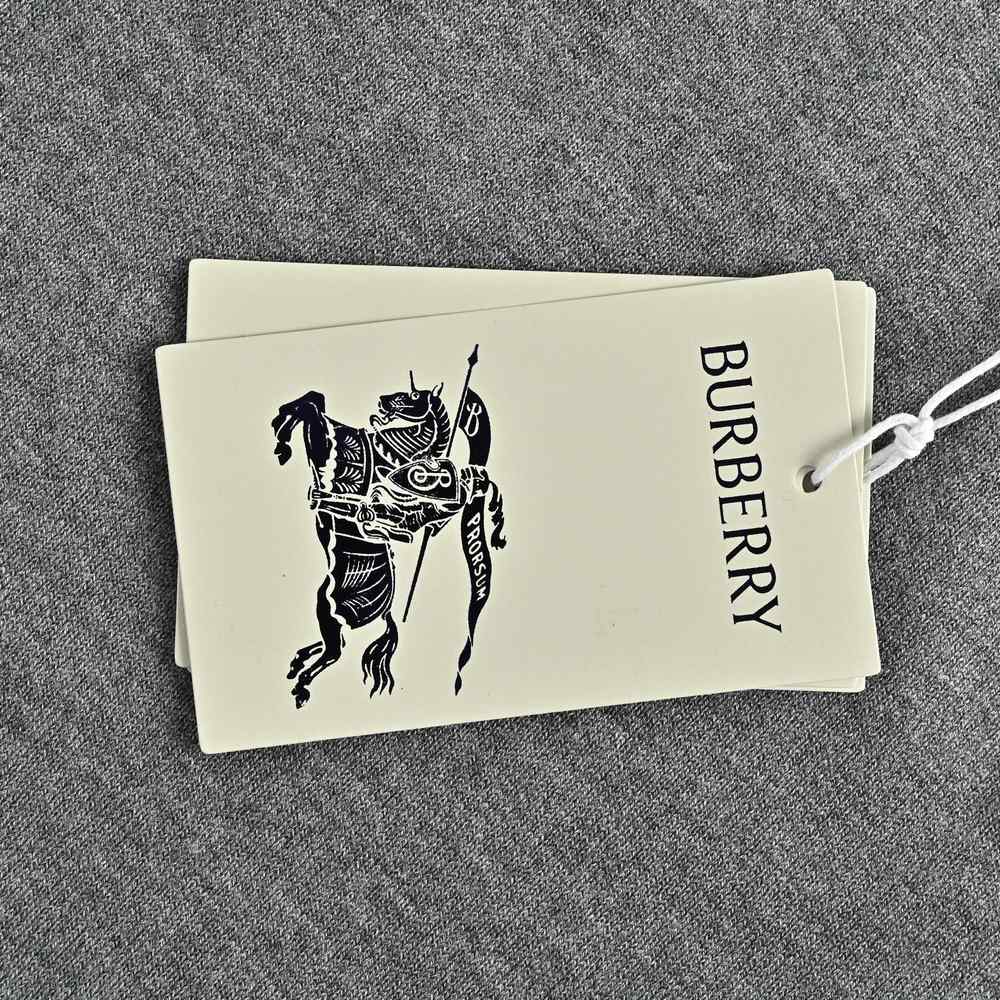 Burberry Sweater-033
