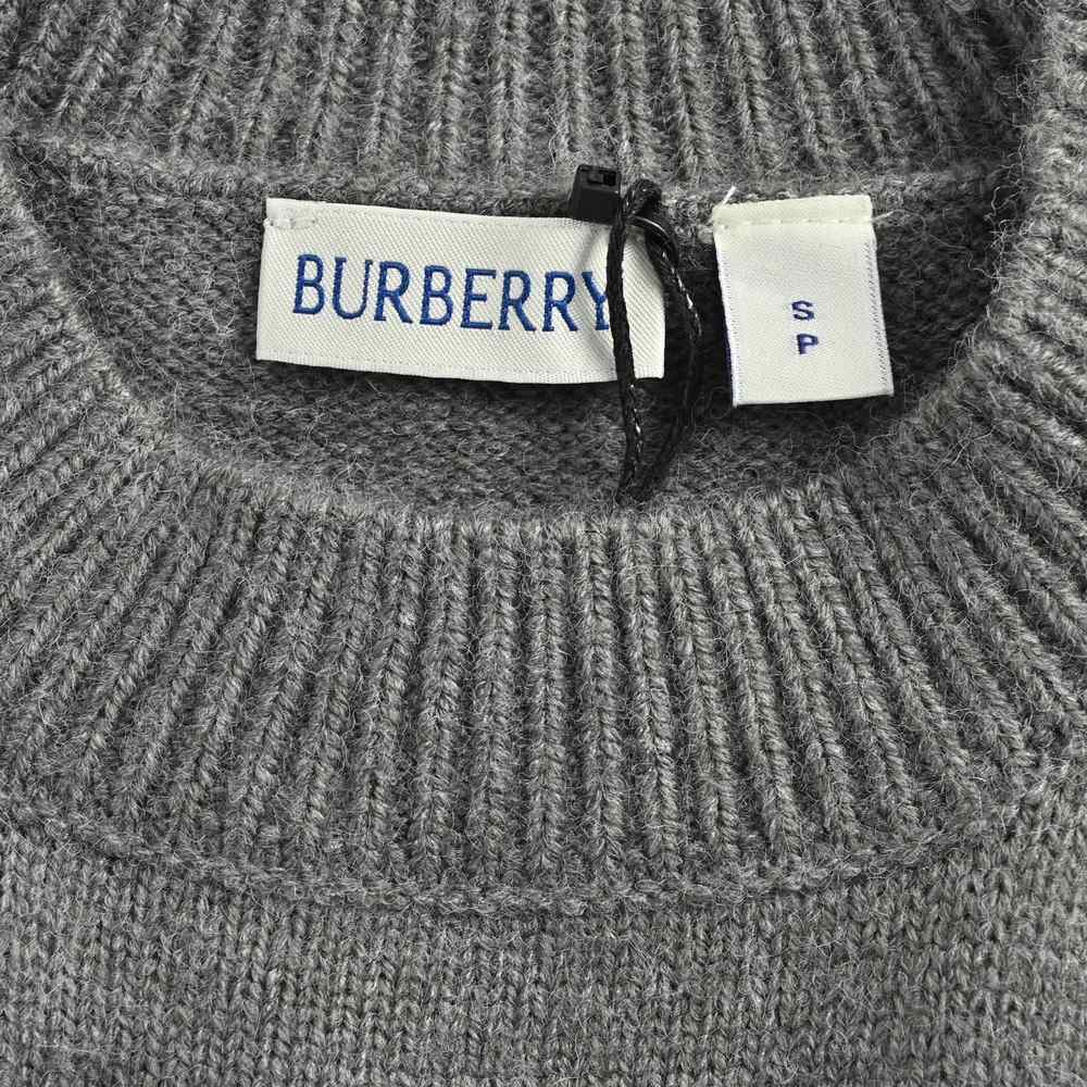 Burberry Sweater-067