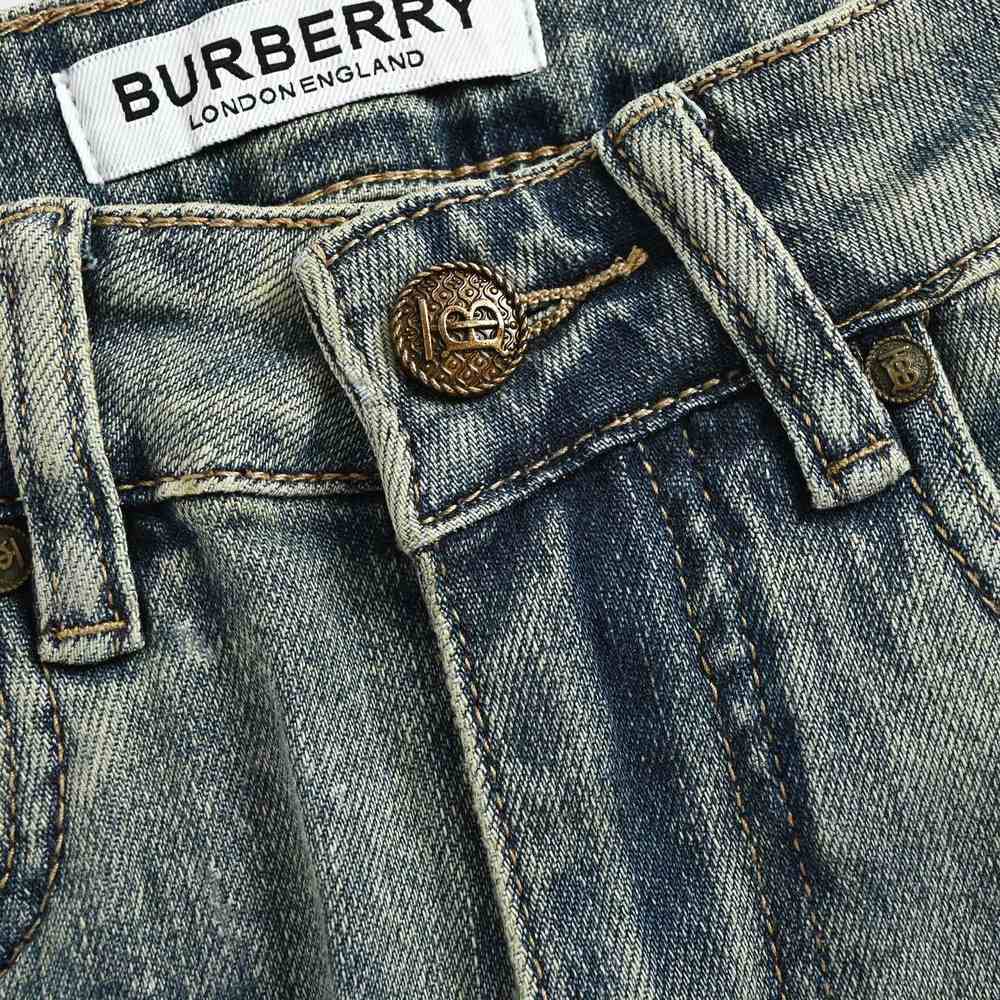 Burberry Pants-024