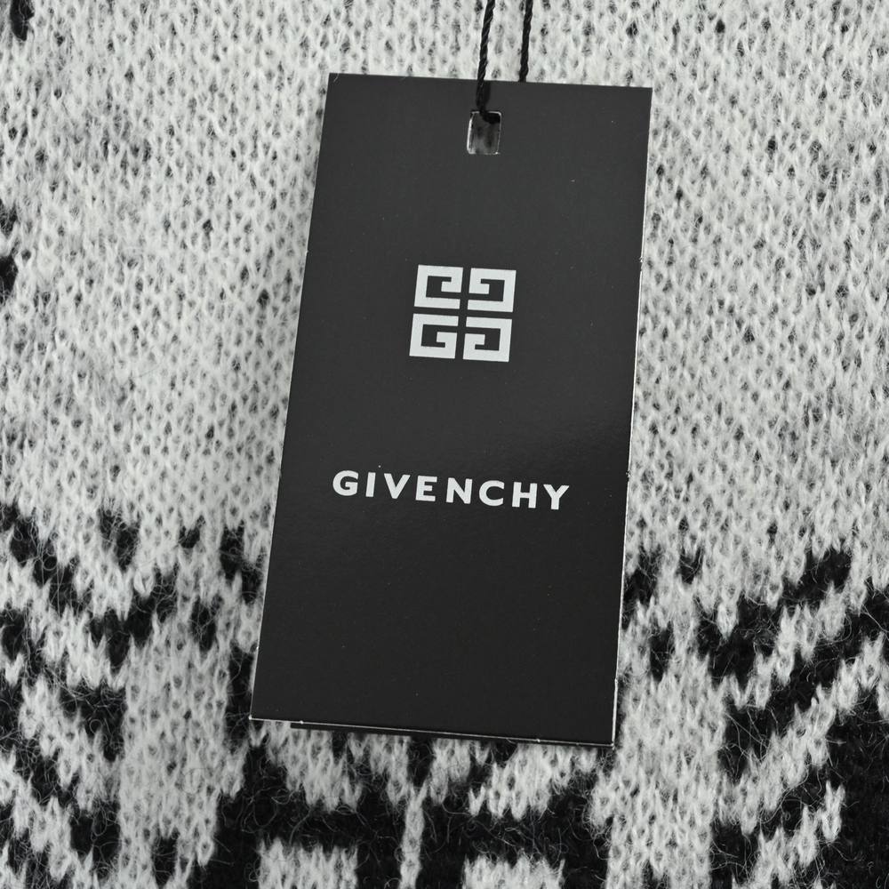 GIVENCHY Sweater-033