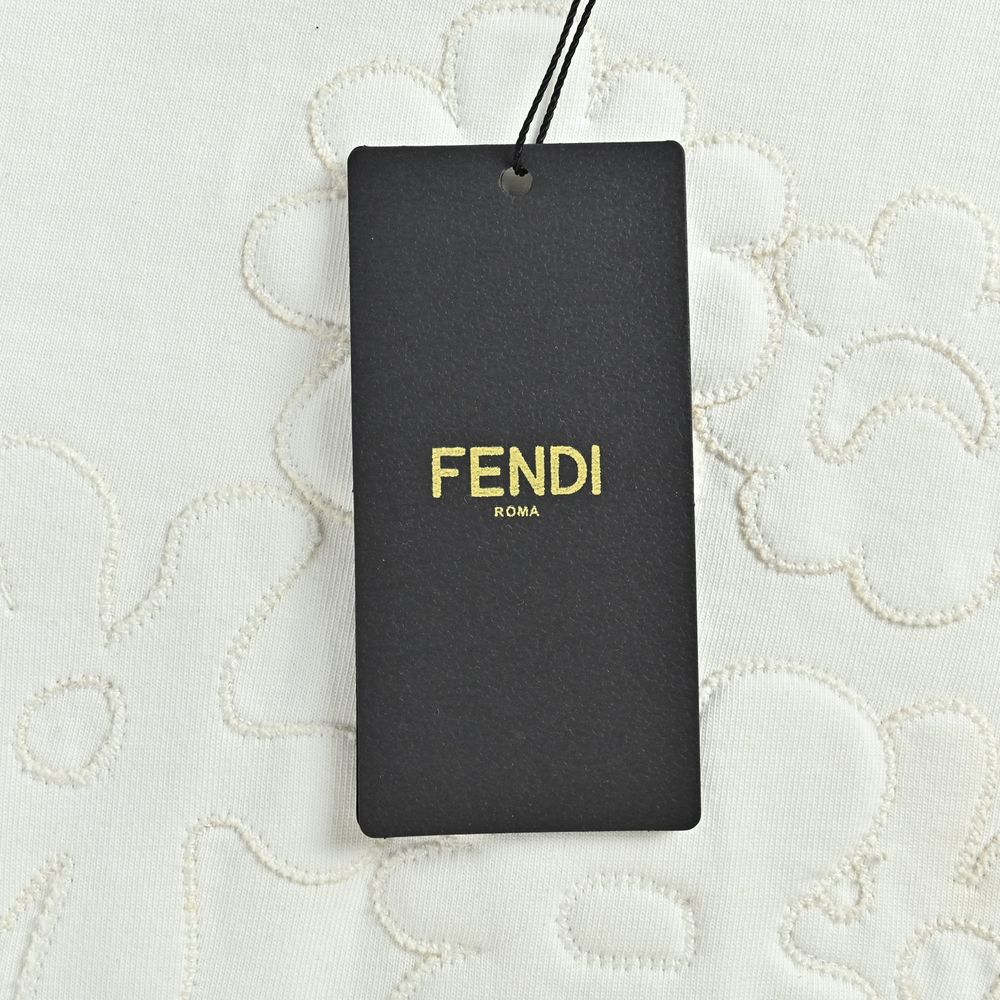 Fendi T-shirts-700
